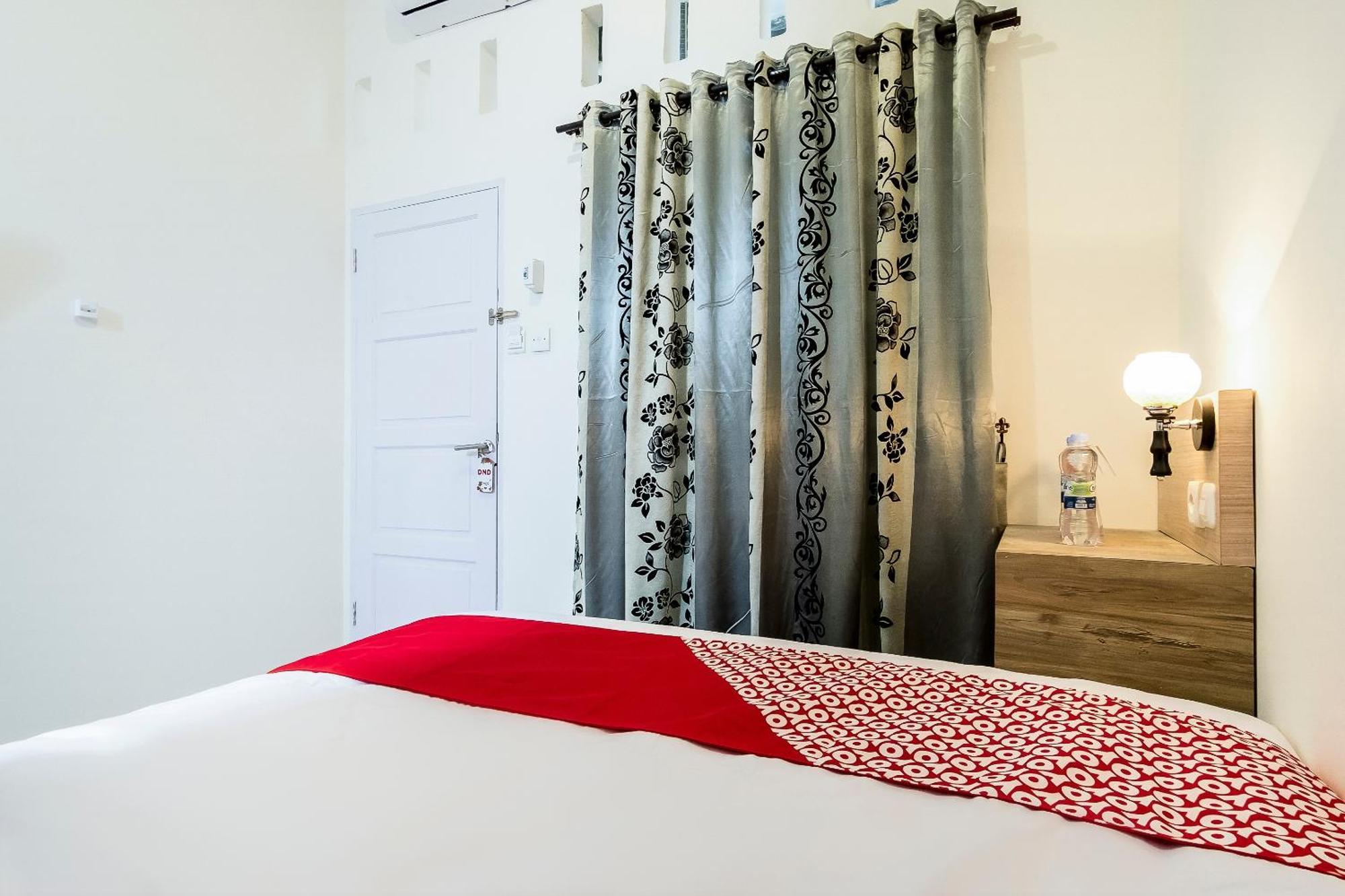 Super Oyo Capital O 873 Kamani Homestay Syariah Medan Esterno foto