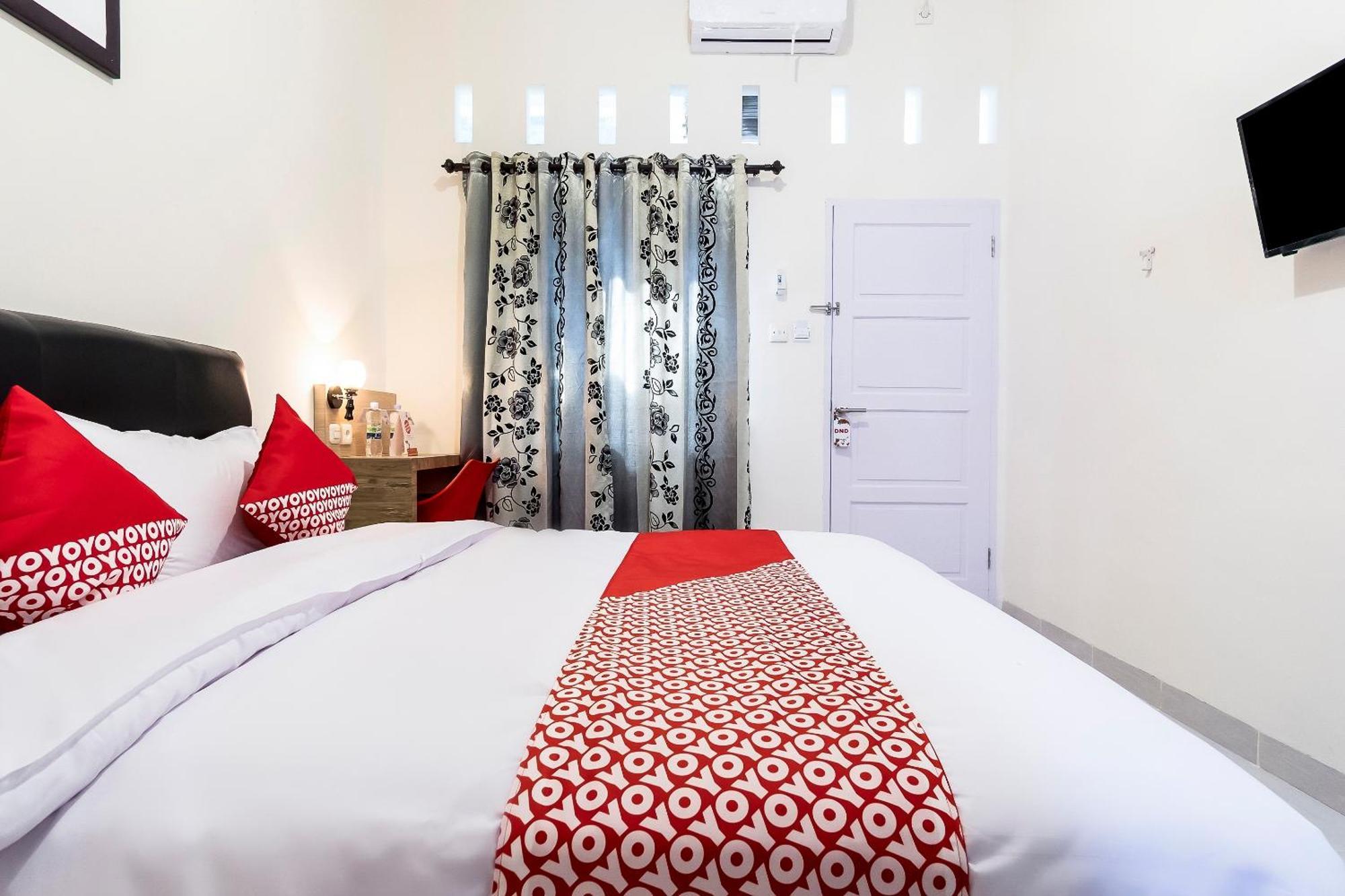 Super Oyo Capital O 873 Kamani Homestay Syariah Medan Esterno foto