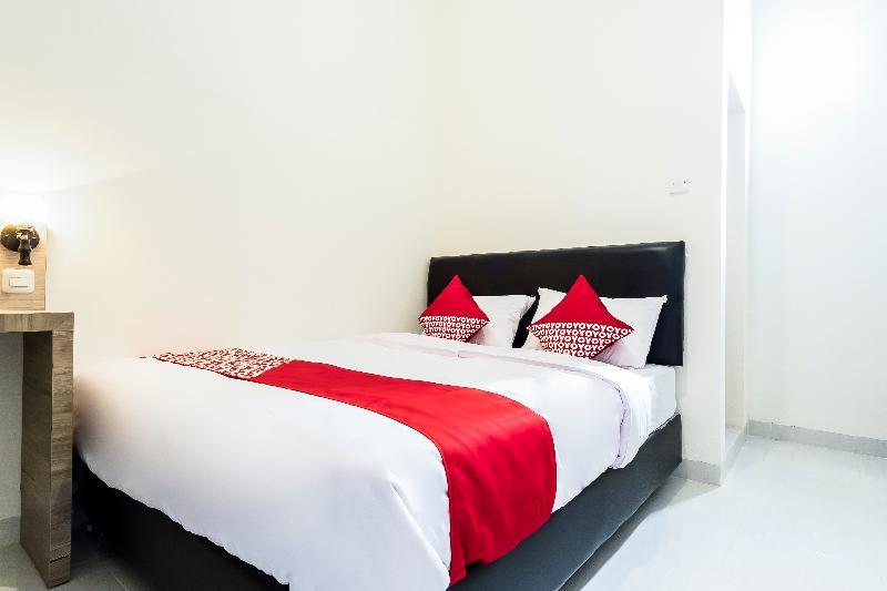 Super Oyo Capital O 873 Kamani Homestay Syariah Medan Esterno foto